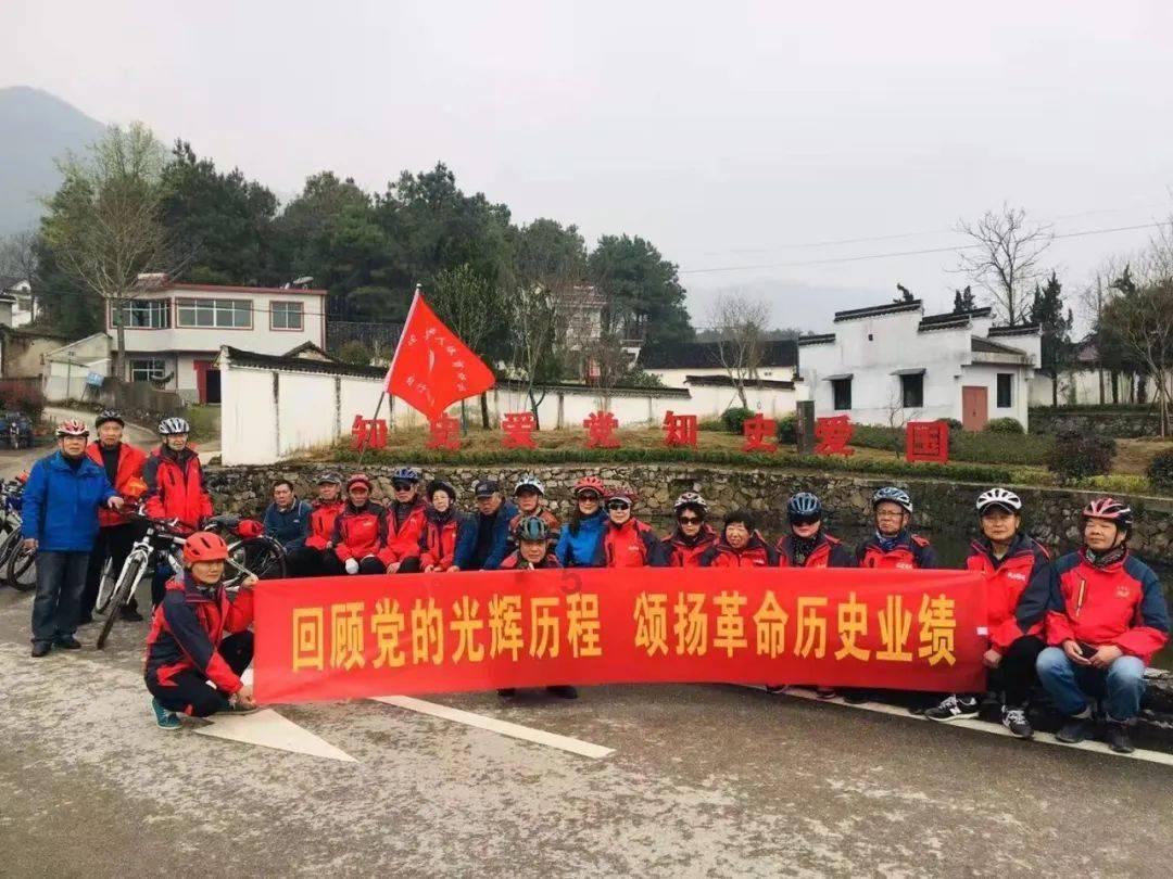 你愿意为了一份不错的工资受气吗？游戏画面