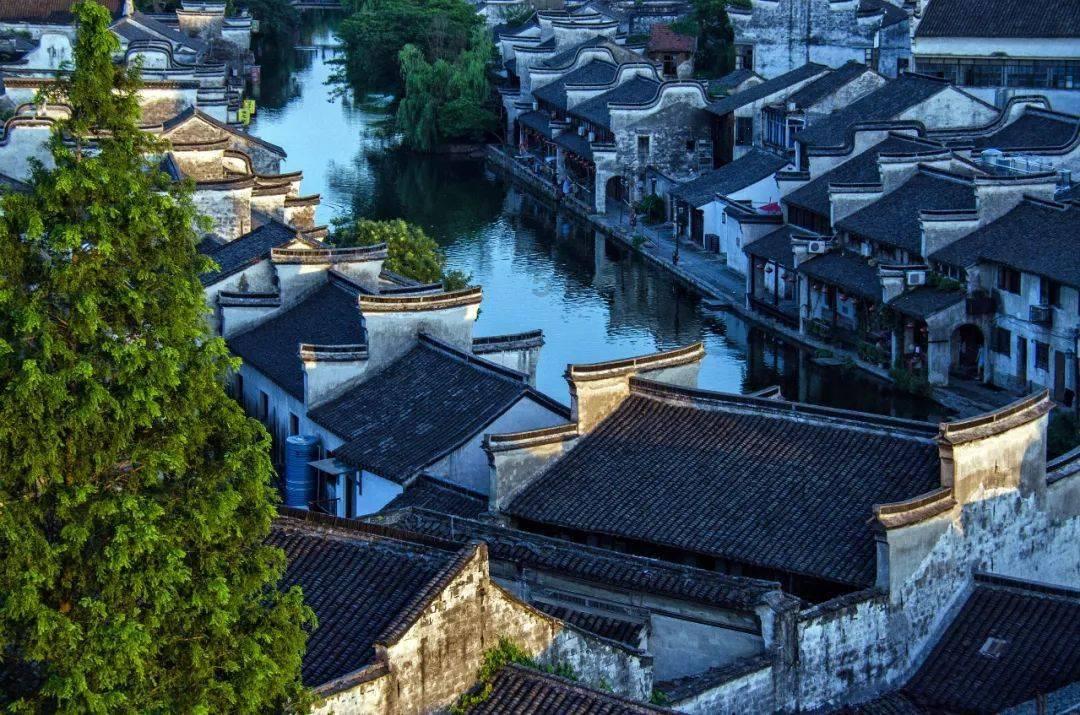 省第七届人民代表大会第三次会议儋州代表团召开会议 推选邹广为代表团团长 陈阳 马飞为副团长